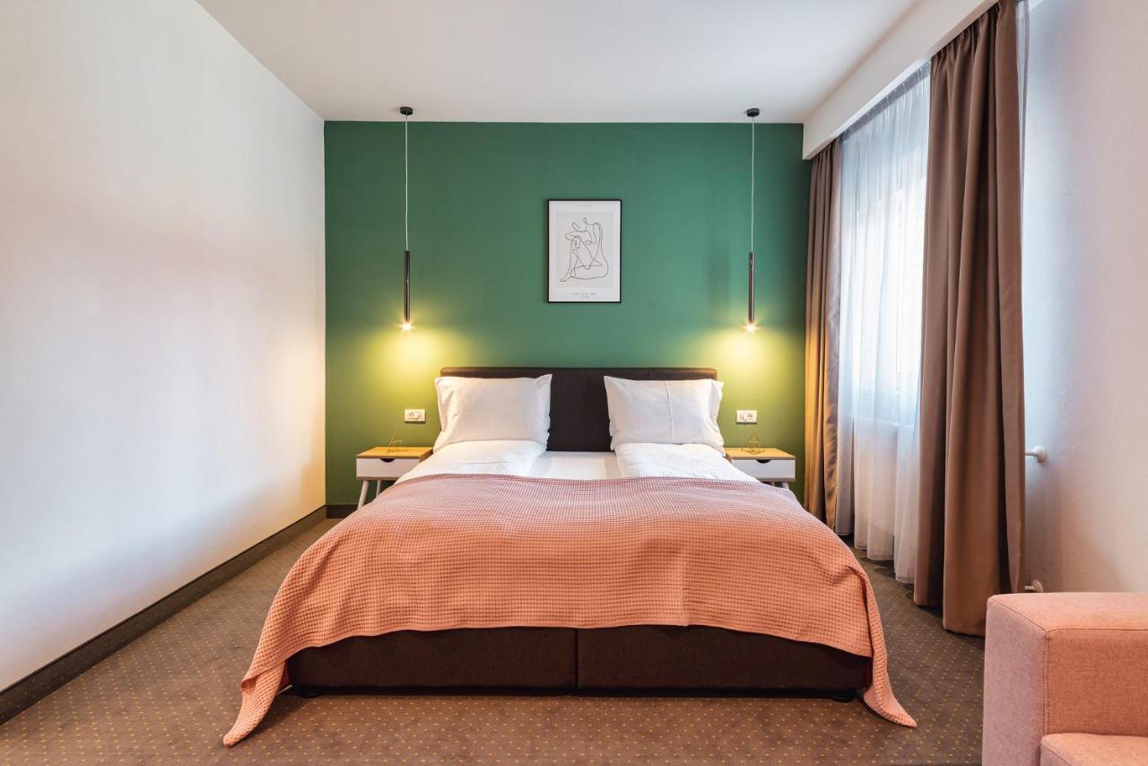 Saga Rooms Victoria  Dış mekan fotoğraf